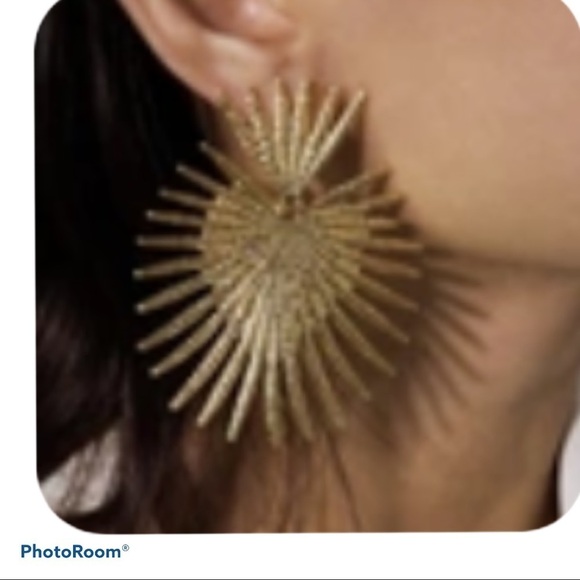 Fashion gold tone  statement drop earrings New - Picture 2 of 4